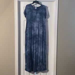 EUC LuLaRoe Blue Tie Dye Maria Large